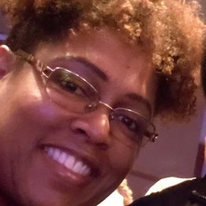 Meet your Posher, Leslie